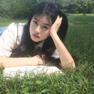 绿杨移作两家春